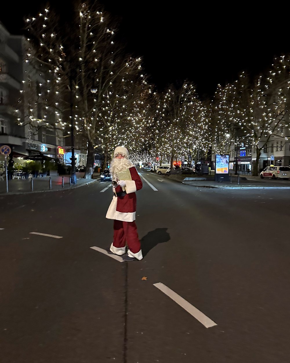 Weihnachtsmann in Berlin – Unterwegs am Ku’damm